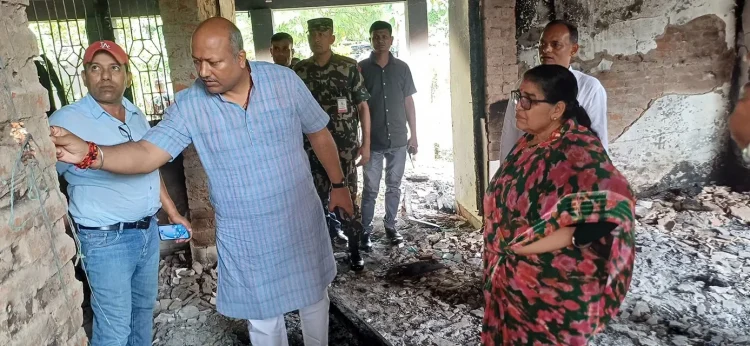 मधेस प्रदेशका उच्चस्तरीय टोलीद्वारा क्षतिग्रस्त सरकारी कार्यालयहरूको निरीक्षण