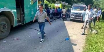 मकवानपुरको चुरियामाईमा बस दुर्घटना, बाइकमा सवार २ को मृत्यु, दर्जनौं घाइते