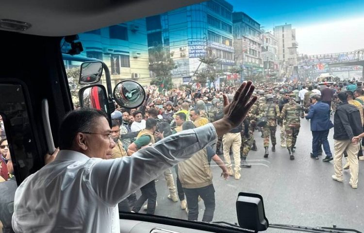 १७ वर्षपछि स्वदेश फर्किए बीएनपी नेता तारिक रहमान, चुनावी राजनीतिमा हलचल