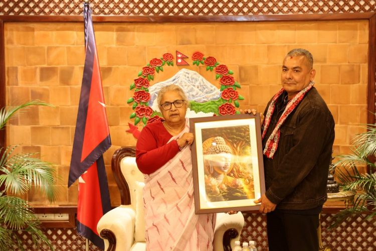 प्रधानमन्त्री कार्कीसंग दुर्गा प्रसाईंको भेट, शान्तिपूर्ण निर्वाचनमा सहयोग गर्न पीएम कार्कीको आग्रह