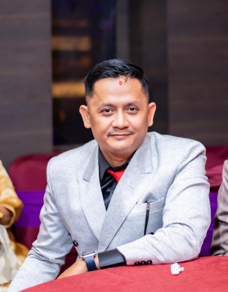 नयाँ शक्ति कि पुरानो अनुभव?