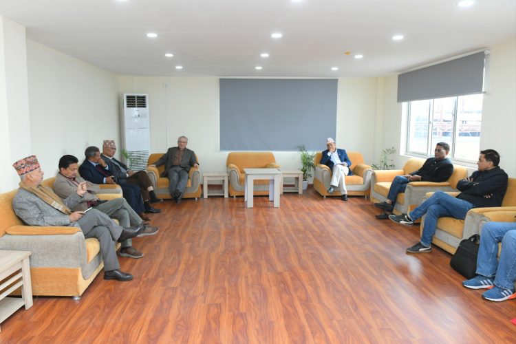 ओली पक्राउविरुद्ध देशभर आन्दोलन गर्ने एमालेको घोषणा