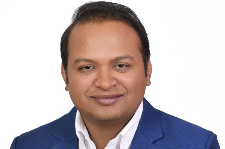 १४ दिनमै श्रममन्त्री दीपककुमार साहलाई पदमुक्त